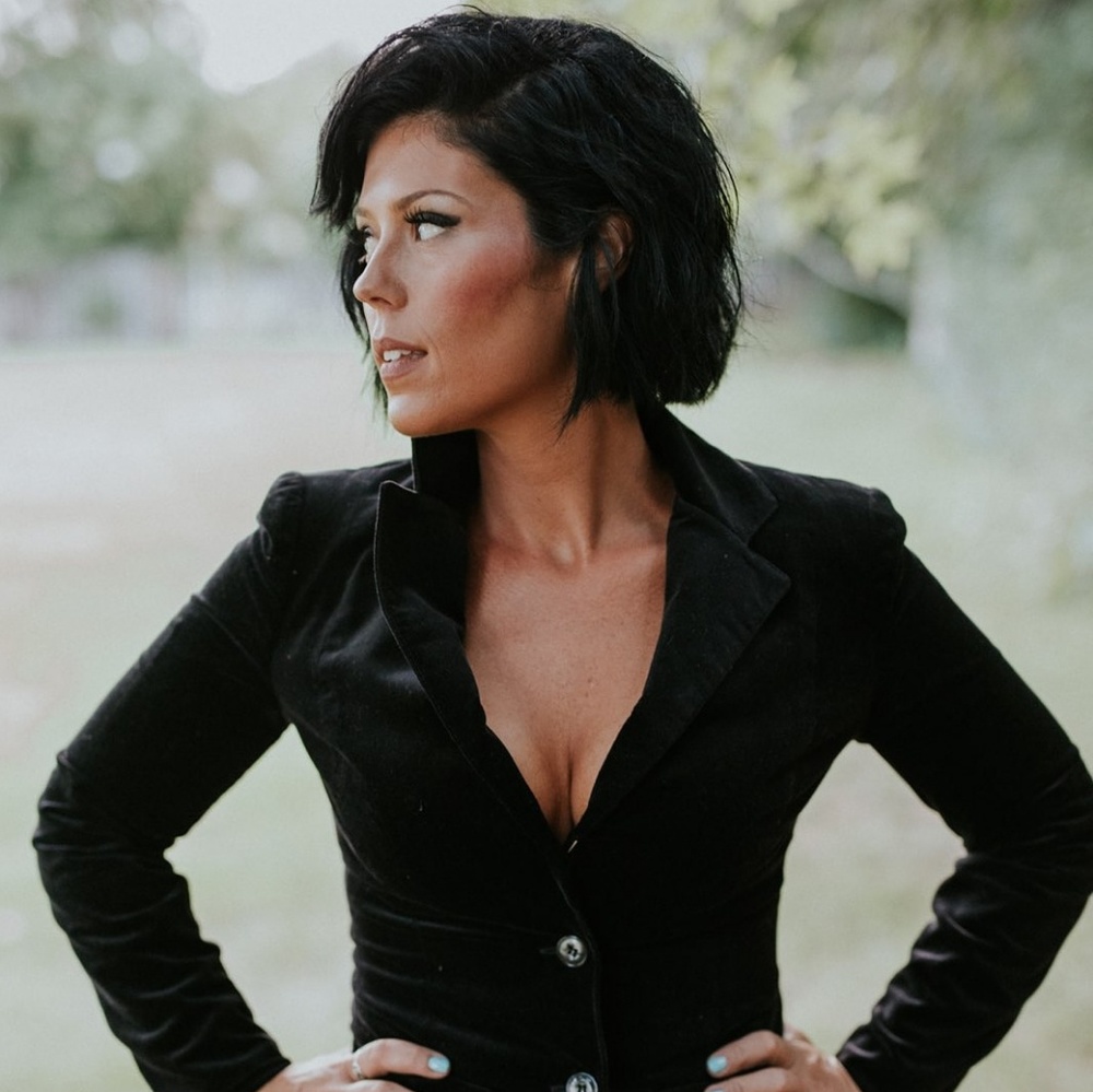 Meet your Posher, Olivia